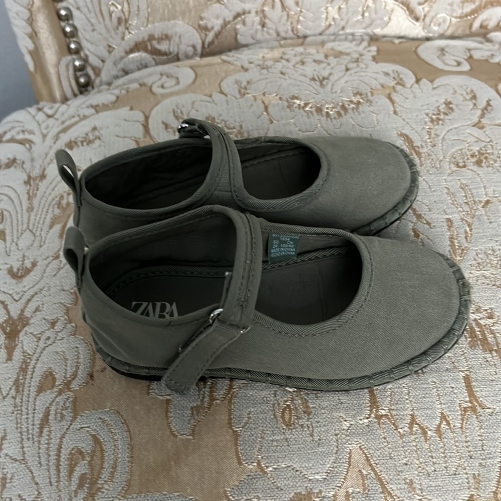 Zara mary jane shoes for kids (size 24)